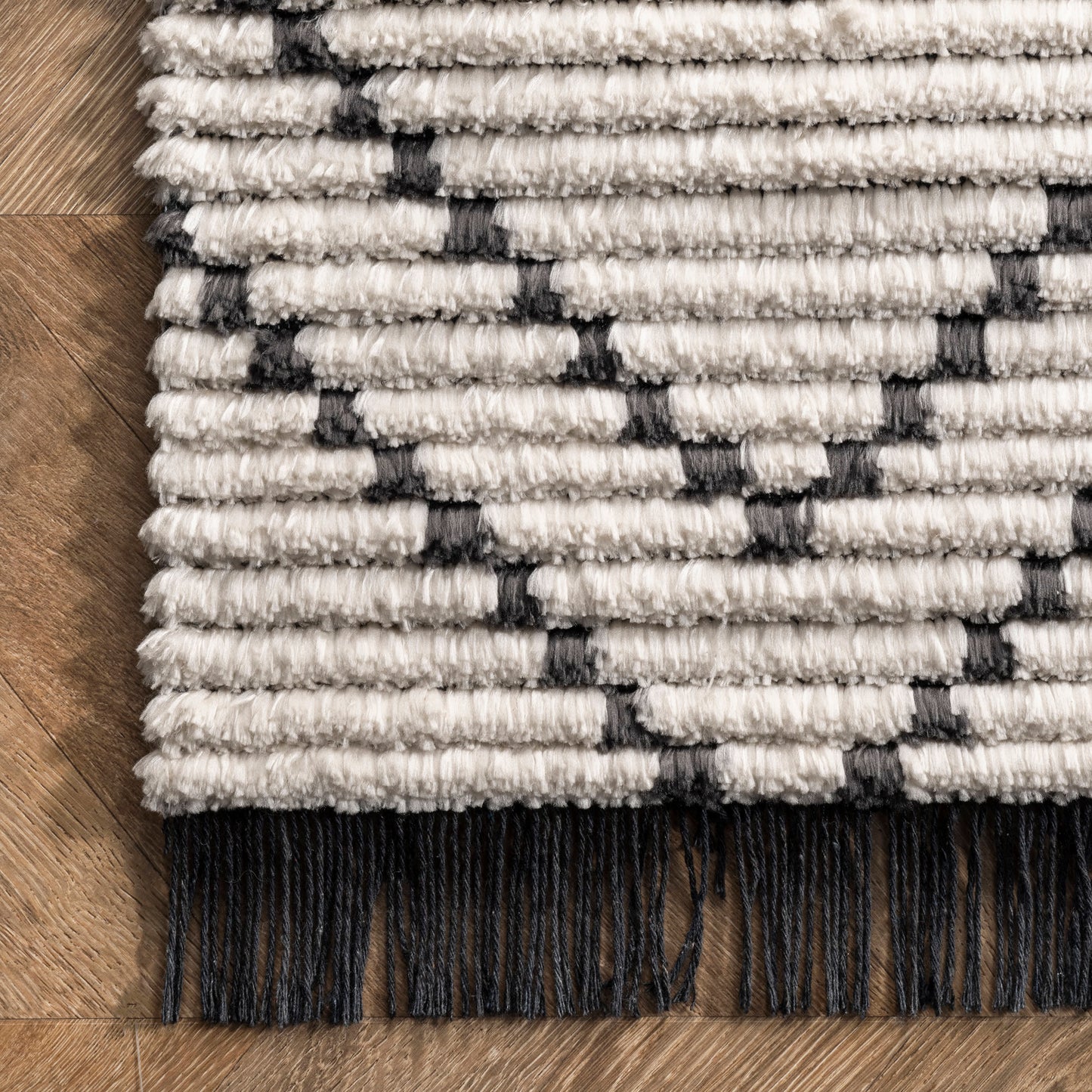 Modern Tracery Tasseled Rug | Beige